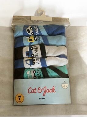 Buy one get one 50% off
Boys' Briefs Set in Blue, Green, White and Black